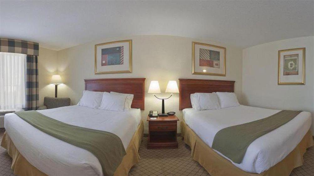 Holiday Inn Express Hotel & Suites Tampa-Fairgrounds-Casino By Ihg Exteriör bild