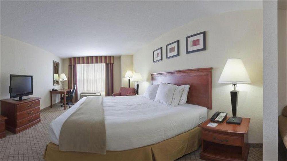 Holiday Inn Express Hotel & Suites Tampa-Fairgrounds-Casino By Ihg Exteriör bild