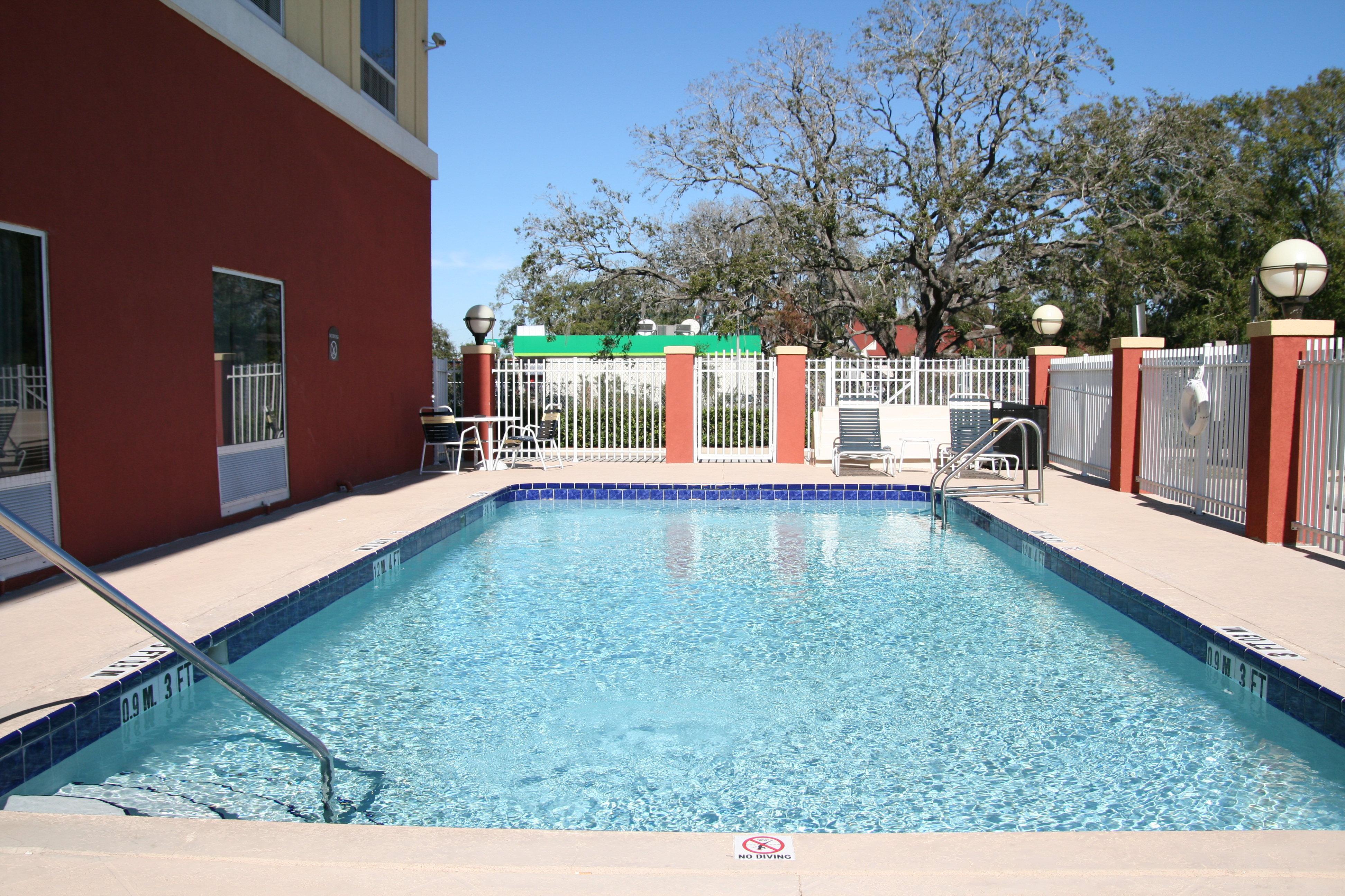 Holiday Inn Express Hotel & Suites Tampa-Fairgrounds-Casino By Ihg Exteriör bild