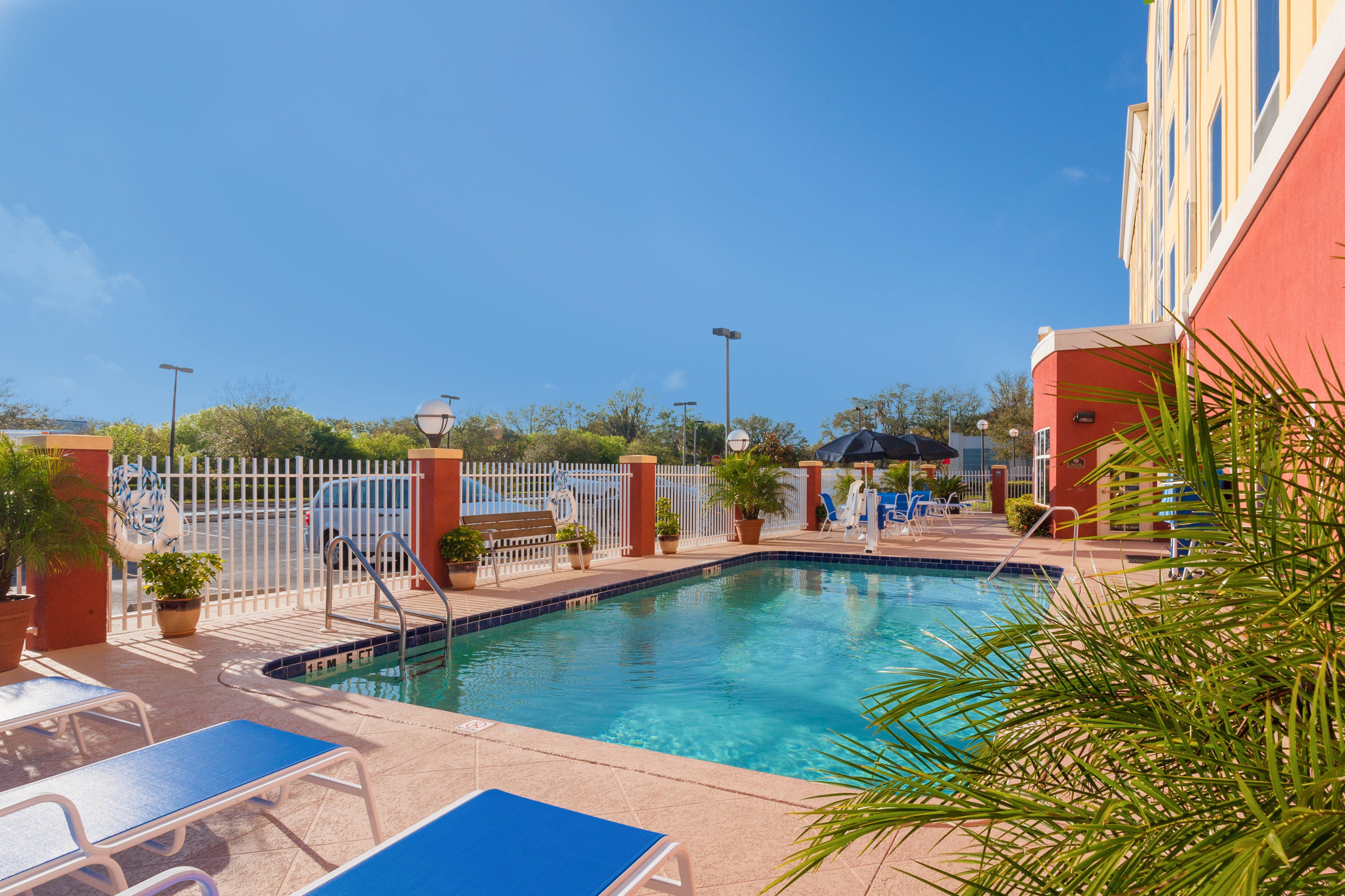 Holiday Inn Express Hotel & Suites Tampa-Fairgrounds-Casino By Ihg Exteriör bild