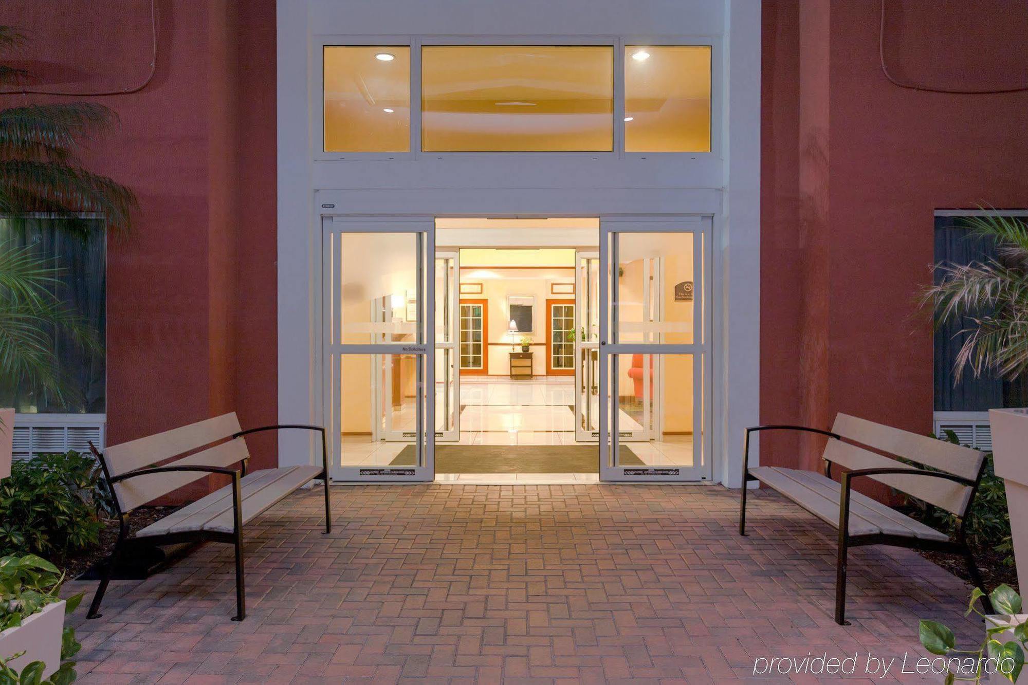 Holiday Inn Express Hotel & Suites Tampa-Fairgrounds-Casino By Ihg Exteriör bild